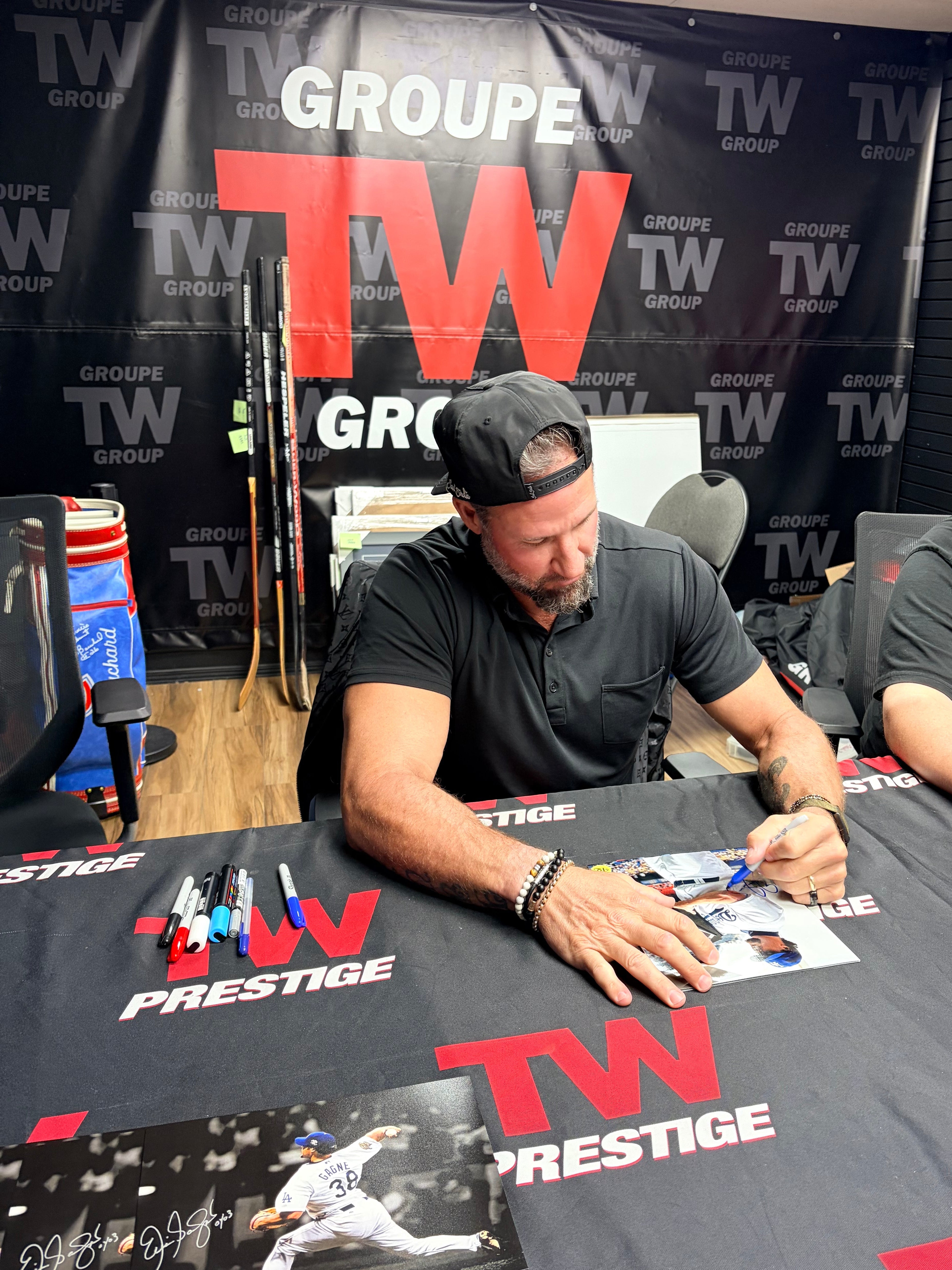 Éric Gagné: Photo autographié 8x10 Dodgers de Los Angeles avec CY03