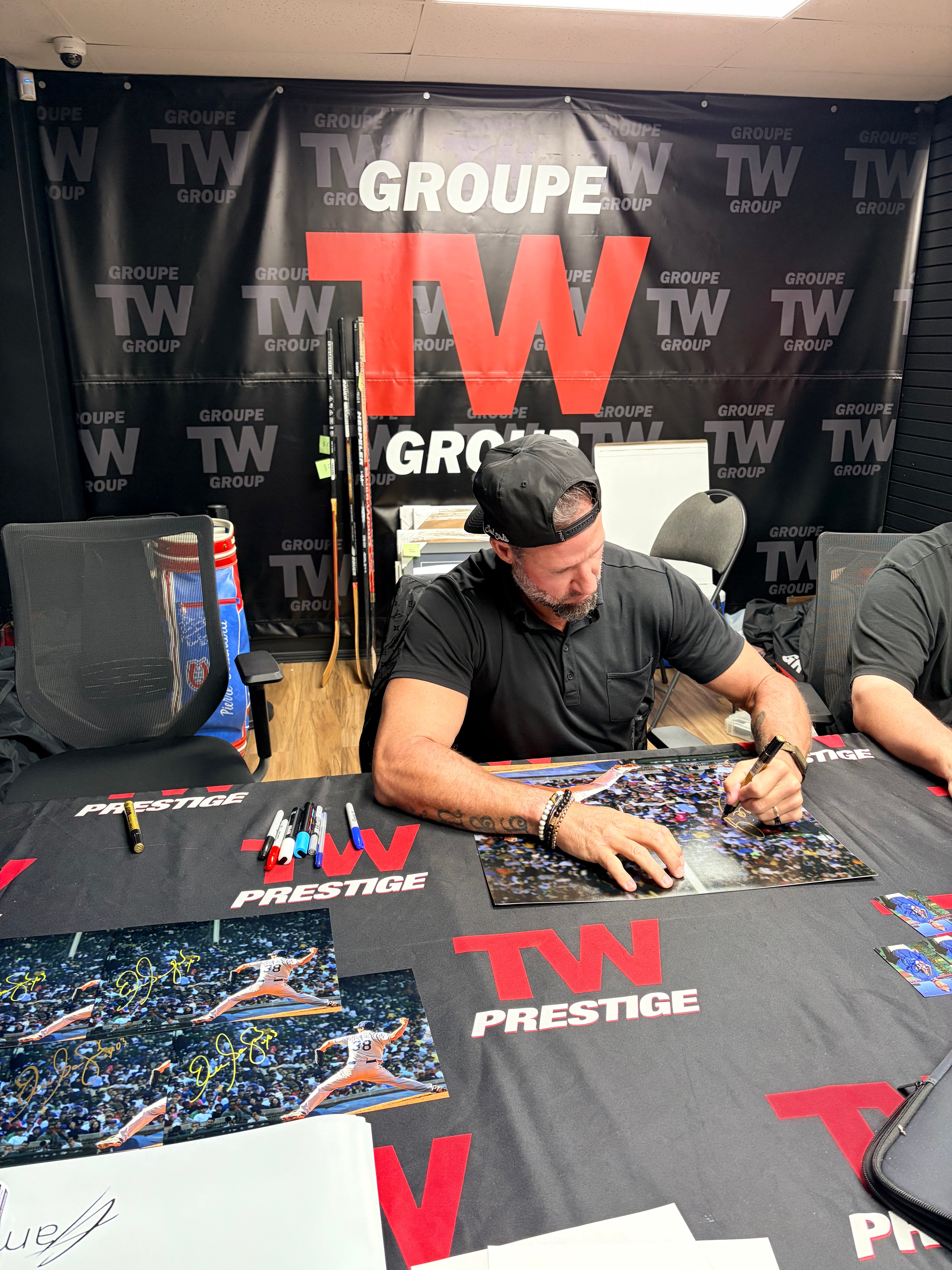 Éric Gagné: Photo autographié 16x20 Dodgers de Los Angeles avec CY03