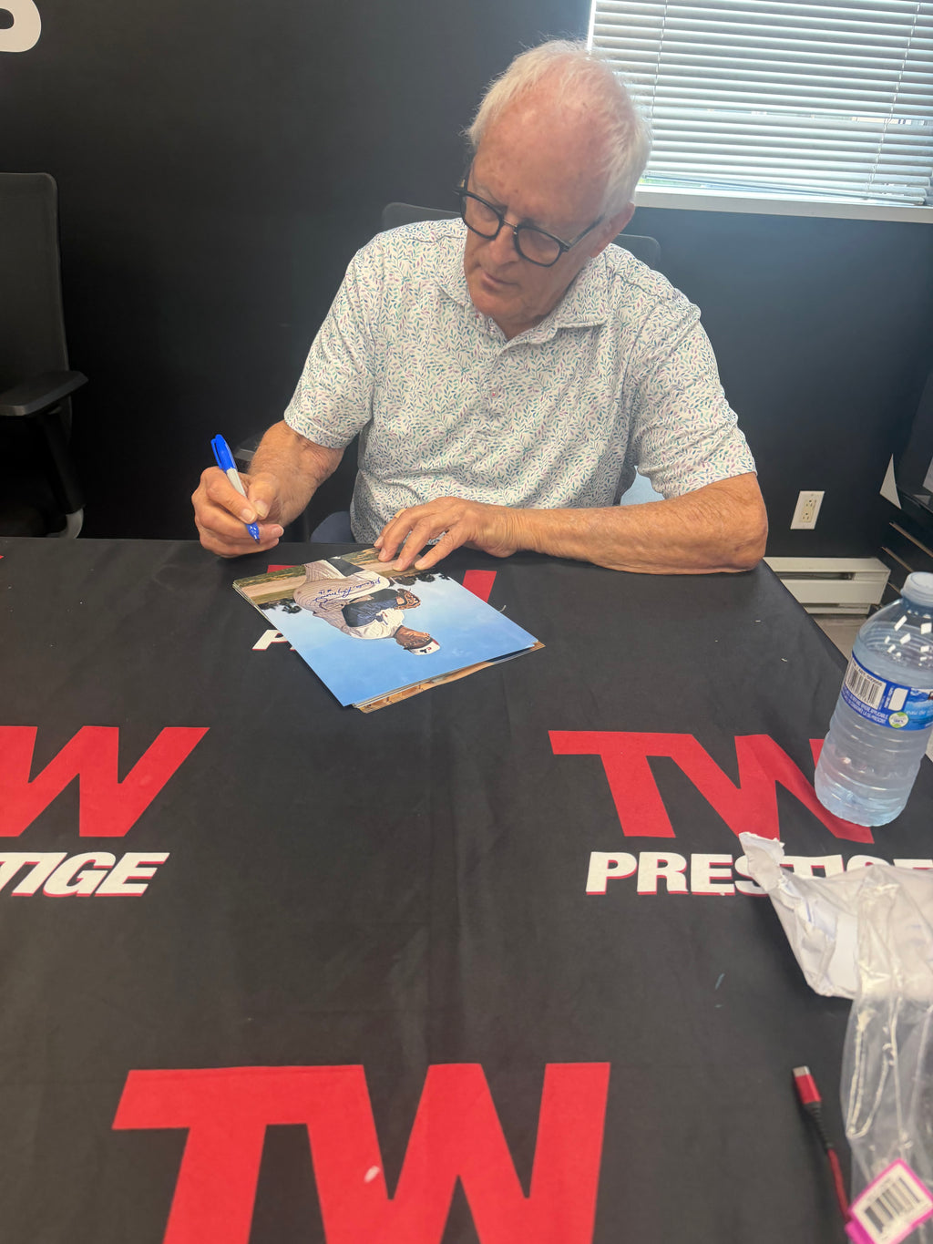Claude Raymond: Photo autographiée 8x10 Braves d'Atlanta