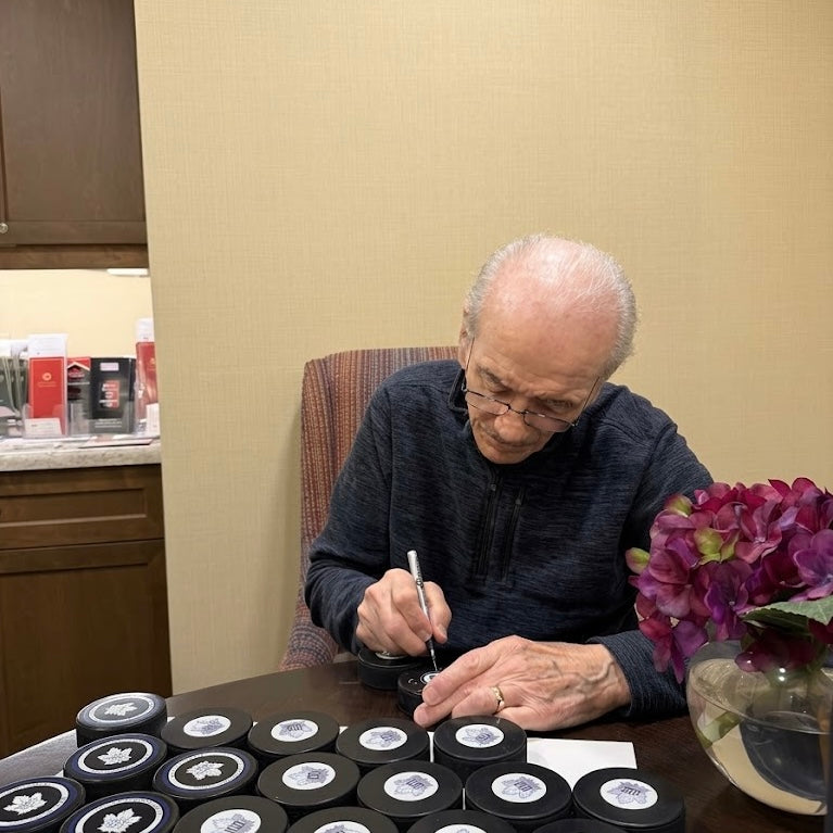 Norm Ullman: Autographed puck Toronto Maple Leafs
