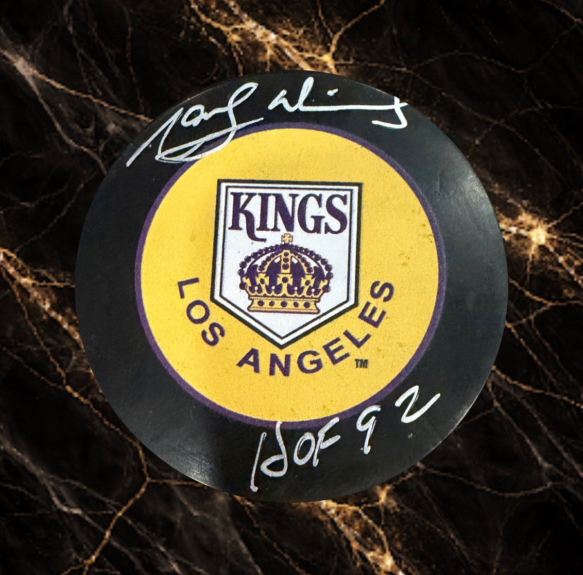 Marcel Dionne: Rondelle autographiée Kings de Los-Angeles Vieux Logo
