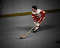 Marcel Dionne précommande: Photo autographiée 8x10 Red Wings de Detroit Spotlight en action